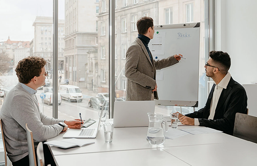 How to Mitigate the Risks of Outsourcing Software Development