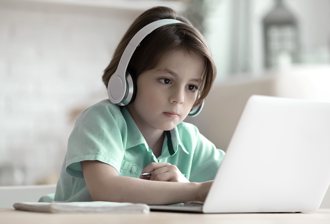 Boosting students engagement through innovative learning apps